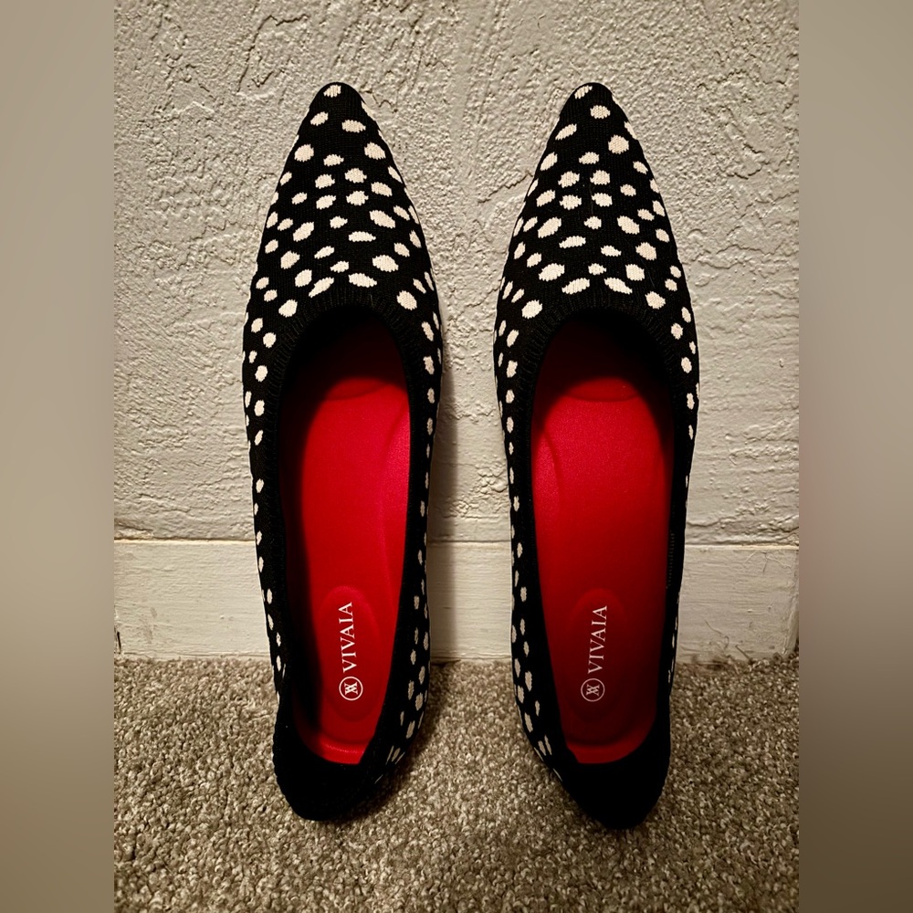 Vivaia Aria Abstract Black and White Polka Dot Flats Red Sole Size 43 US 11 EUC